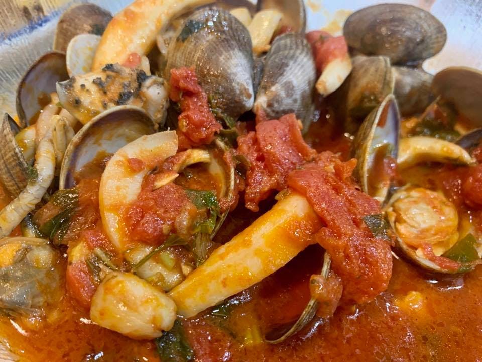 Order Linguine Allo Scogilo - Pasta food online from Fountain Side Seafood Grill store, Horsham on bringmethat.com
