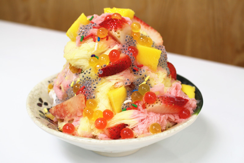 Order Strawberry and Mango Snow Ice food online from Sunshine Ice store, Weehawken on bringmethat.com
