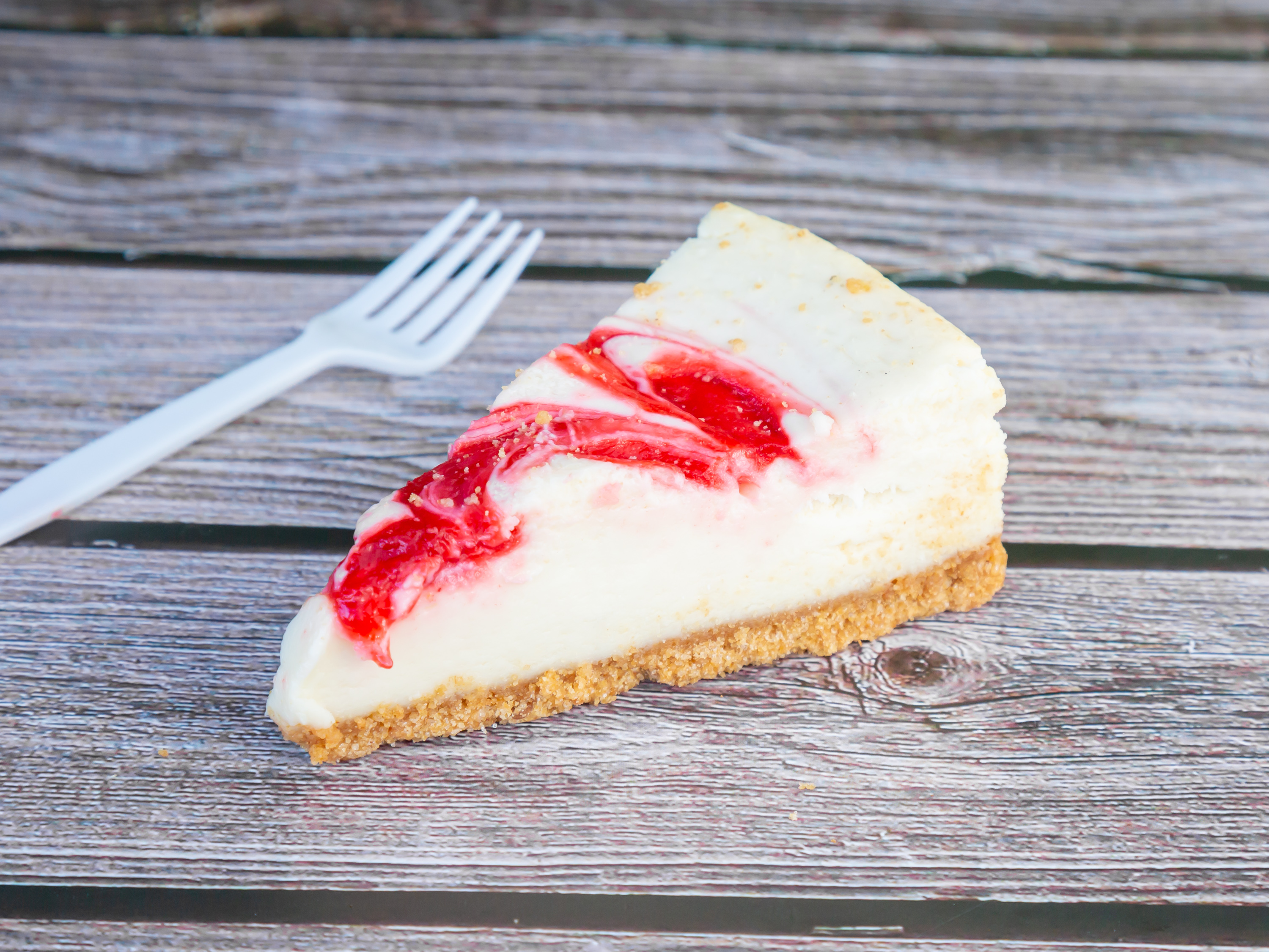 Order Strawberry Cheese Cake food online from Fatboy's Deli store, San Diego on bringmethat.com