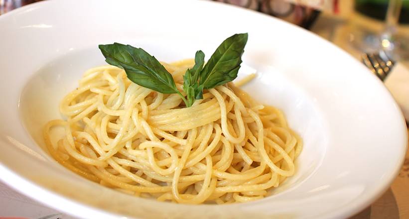 Order Kid's Pasta With Butter Sauce food online from La Piazza store, Plainview on bringmethat.com