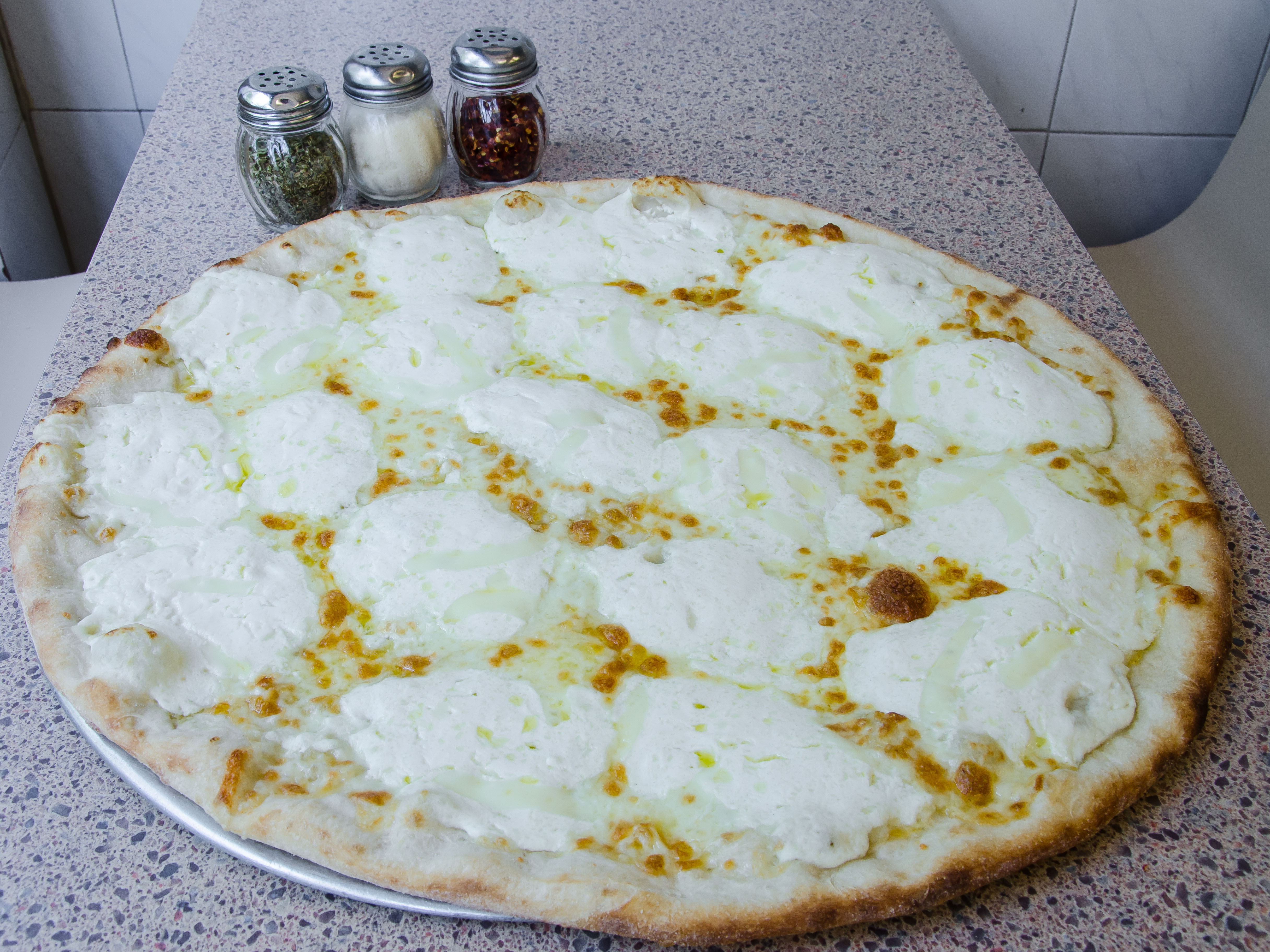 Order White Pizza food online from Four Corners Pizza store, Pelham on bringmethat.com
