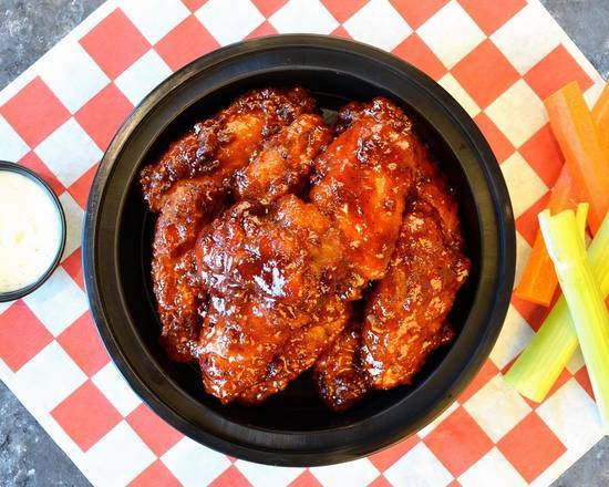 Order Classic Wings food online from Nashville Hot Chicken Shack store, Beaumont on bringmethat.com