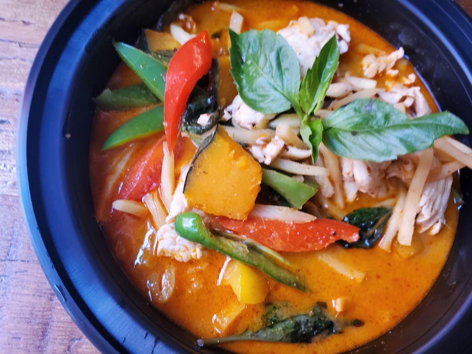 Order Red Curry food online from Mayuree Thai Tavern store, Baltimore on bringmethat.com