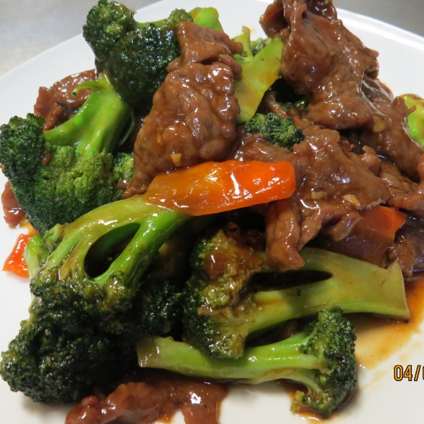 Order D2. Broccoli Beef food online from Golden moon restaurant store, Daly City on bringmethat.com