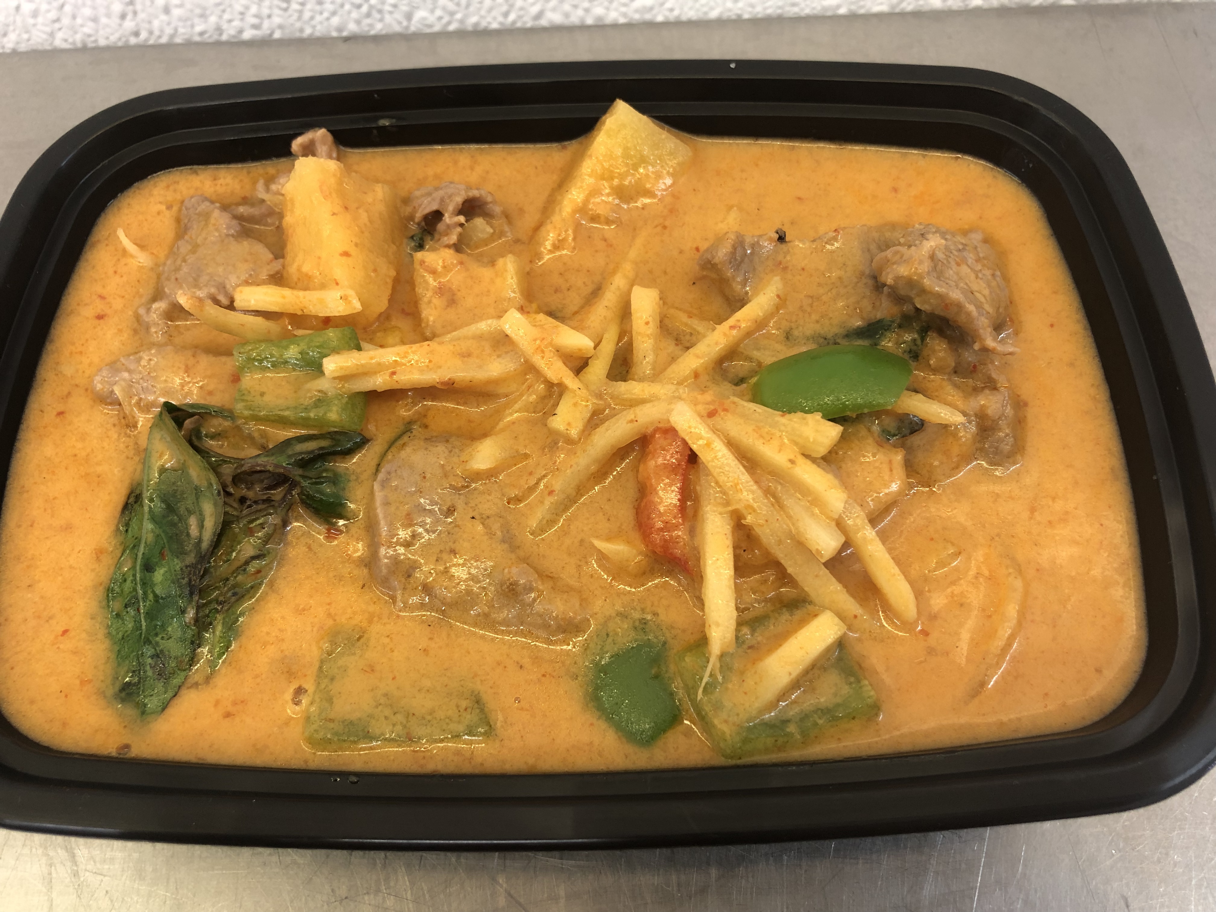 Order Red Curry Chicken food online from Kinnara Thai store, Las Vegas on bringmethat.com