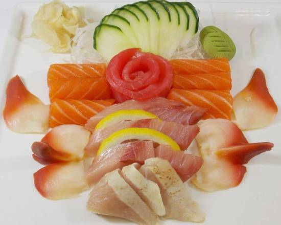 Order Deluxe Sashimi Combo ✦ food online from Dragon Palace store, Gresham on bringmethat.com