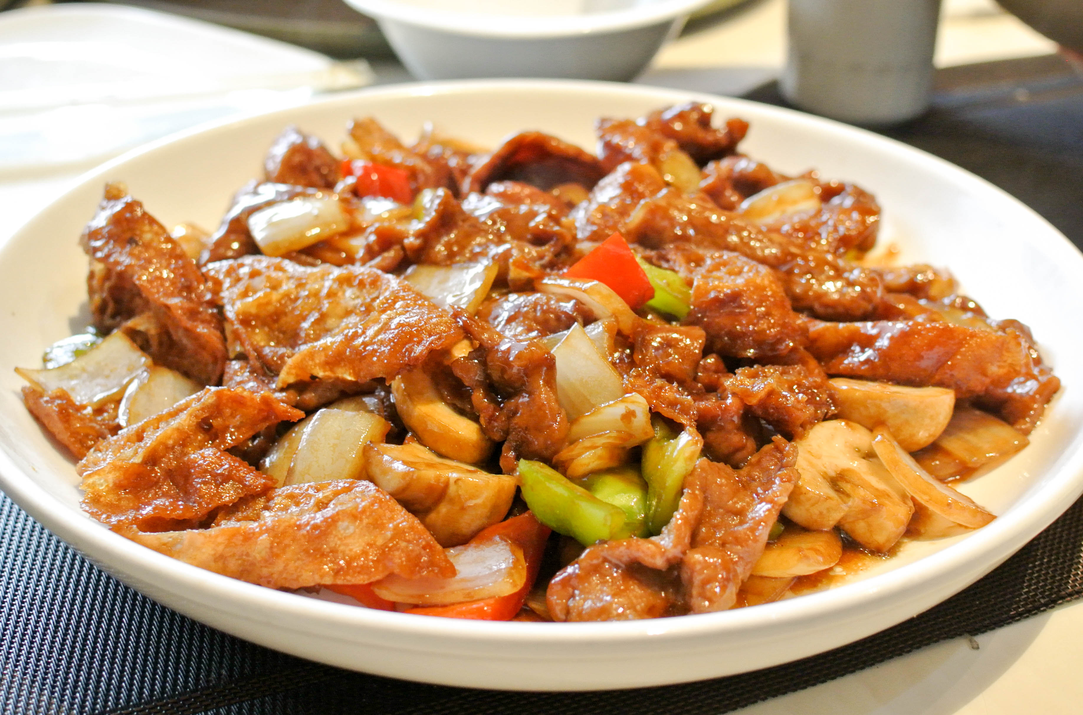 Order Beef with Crispy Chinese Donut 老油條牛肉 food online from Fey Restaurant store, Menlo Park on bringmethat.com