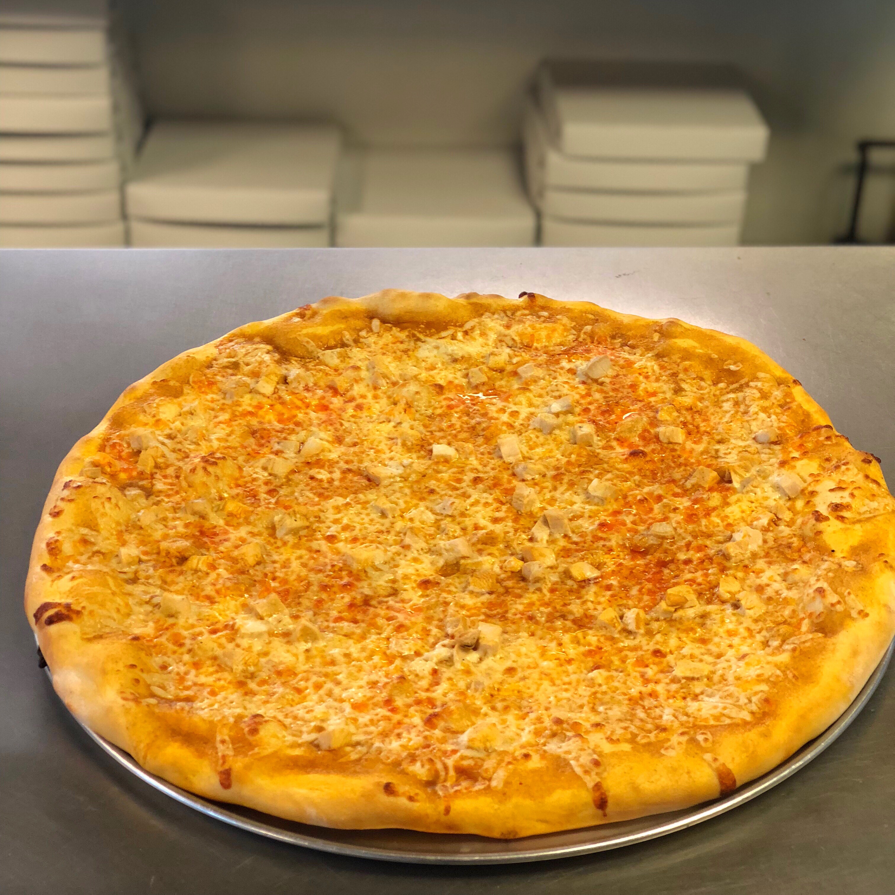 Order Buffalo Chicken Wing Pizza food online from Linda New York Pizzeria store, Rochester on bringmethat.com