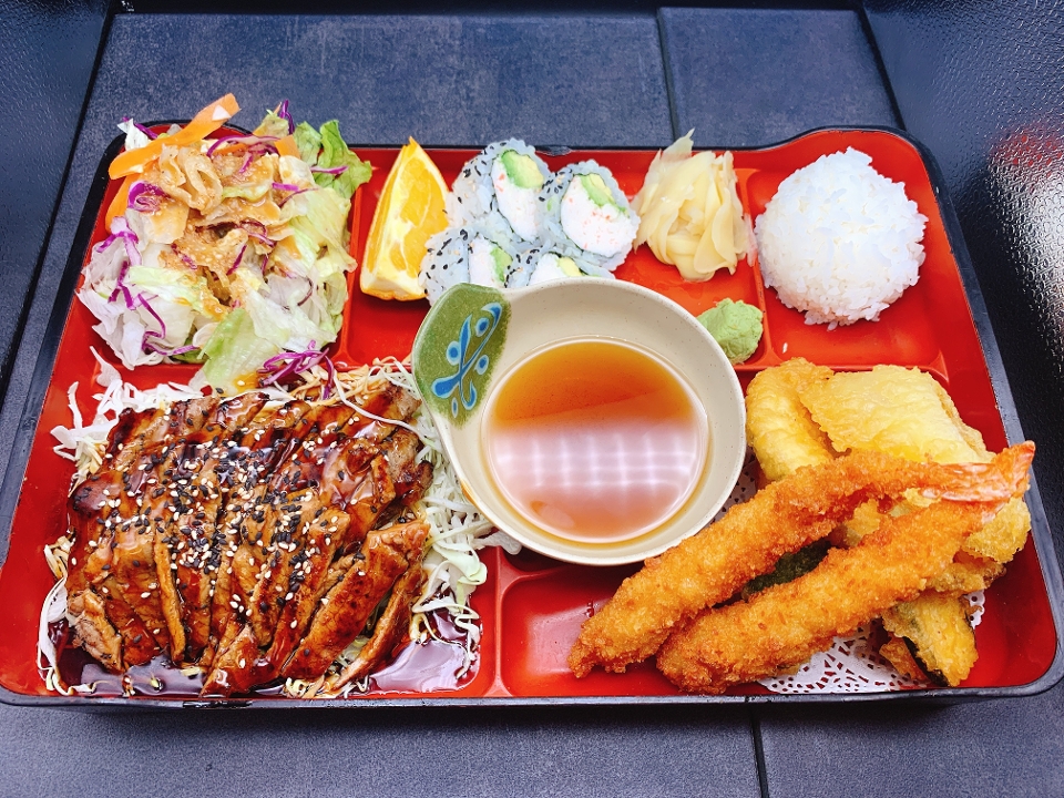 Order A2- Chicken/TEM/CA food online from Sushi Plus store, Redwood City on bringmethat.com
