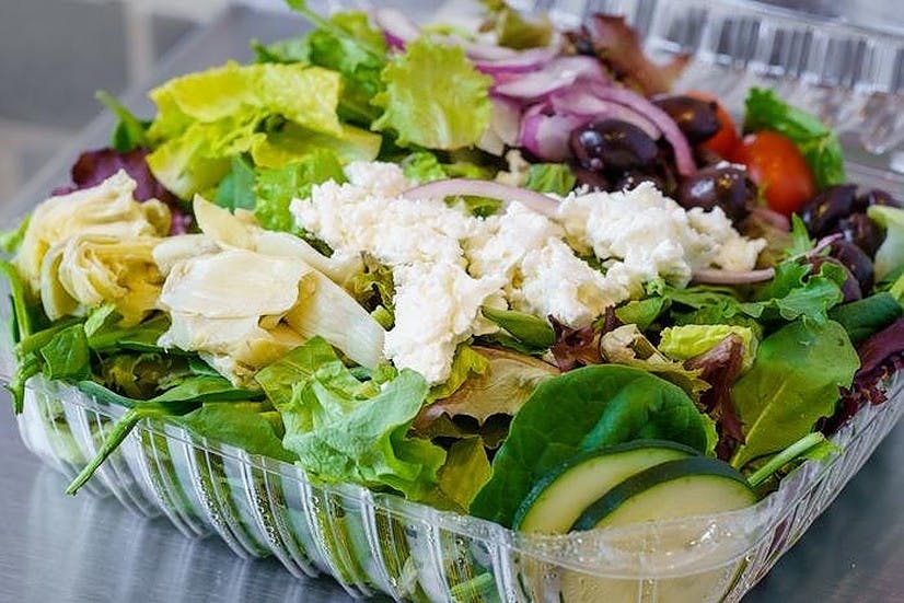 Order Garden Salad - Salad food online from Abe's Pizza store, San Francisco on bringmethat.com