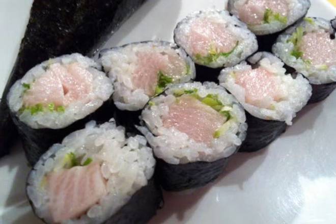 Order Yellowtail Roll food online from Wu's Garden store, Upper Leacock on bringmethat.com