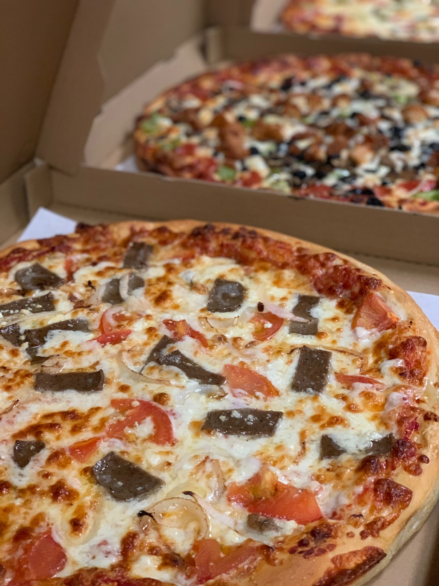 Order Greek Pizza | 16" Large food online from Boston Pizza store, Las Vegas on bringmethat.com