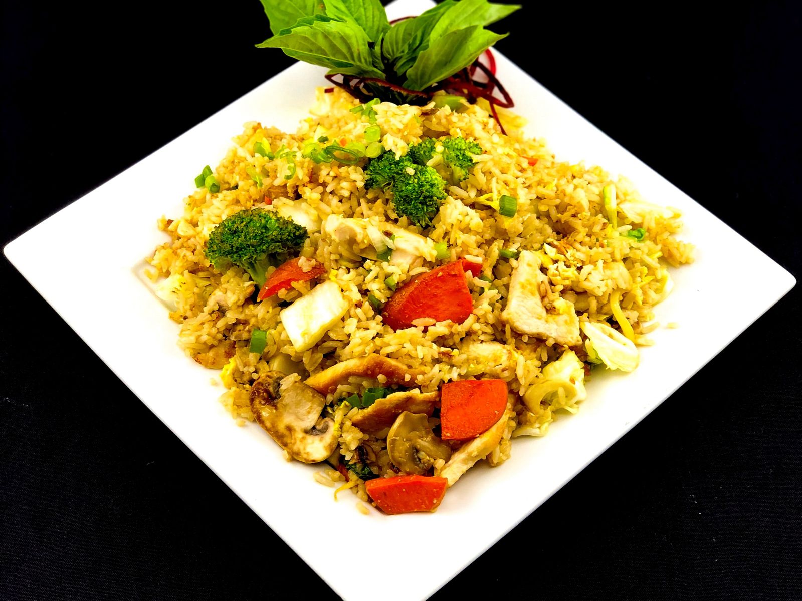 Order Traditional Fried Rice Large food online from Malee's Thai Bistro on Main store, Scottsdale on bringmethat.com