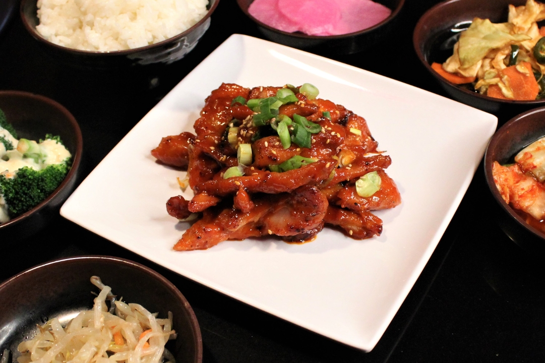 Order Spicy Chicken Dinner food online from Oz Korean Bbq store, Sacramento on bringmethat.com