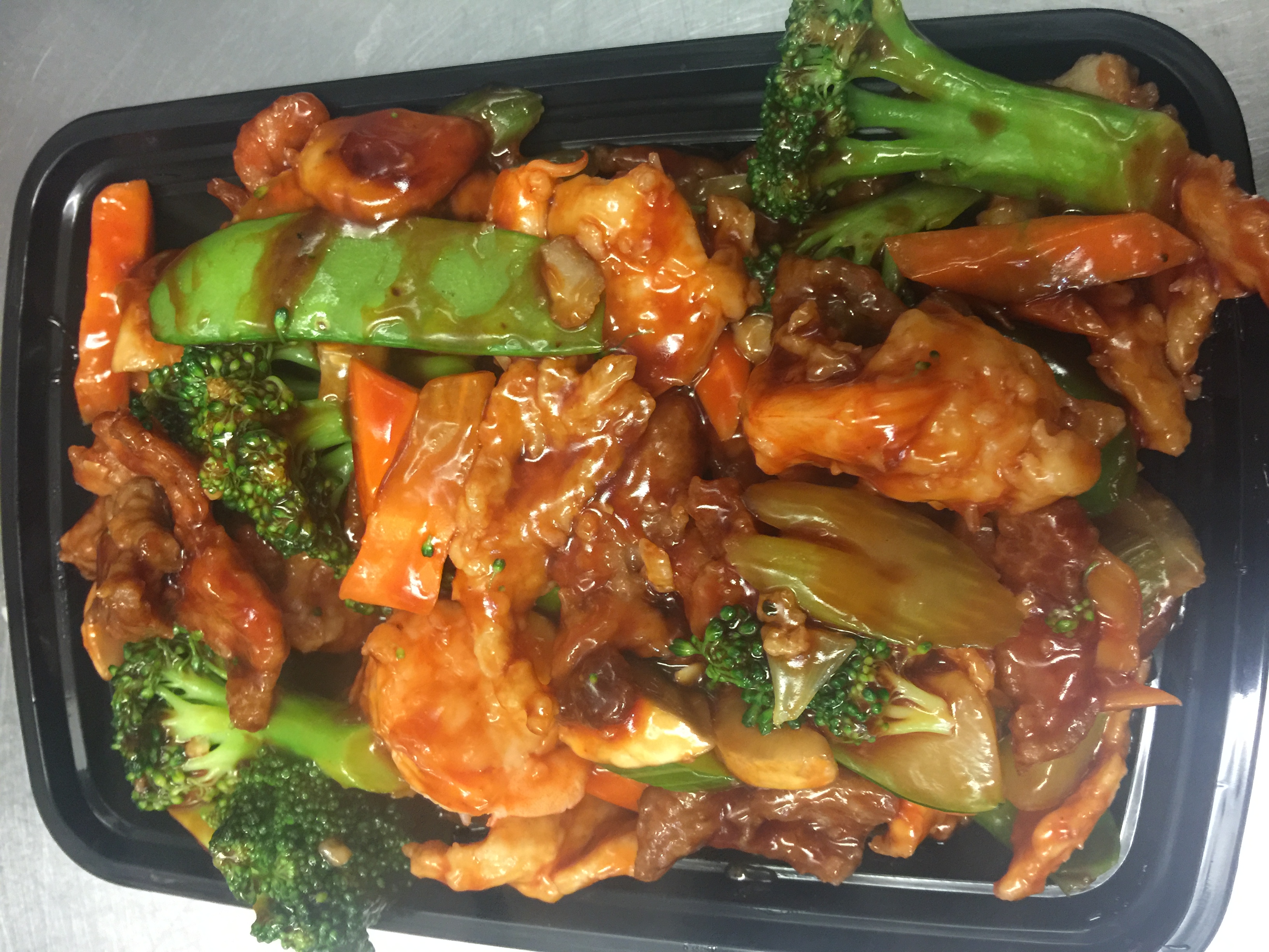 Order Shrimp, Chicken & Pork w. Garlic Sauce food online from New China Cafe store, Moline on bringmethat.com
