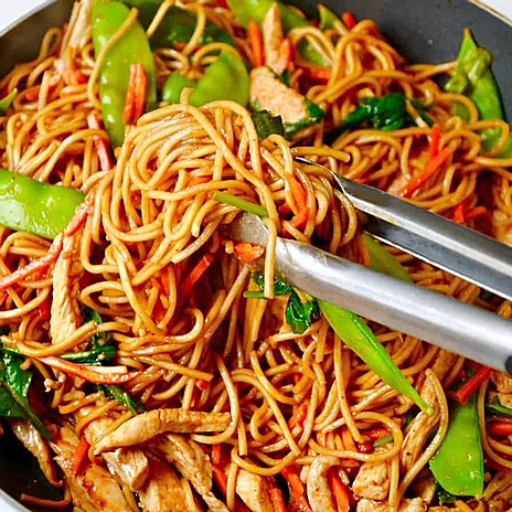 Order Chicken Lo Mein food online from Mahfy Meals To Go store, Hawthorne on bringmethat.com