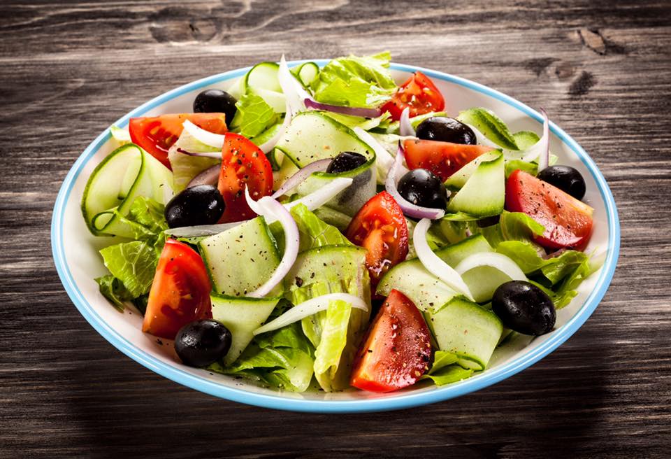 Order Fresh Garden Salad food online from Pizza Wali store, Forest Park on bringmethat.com