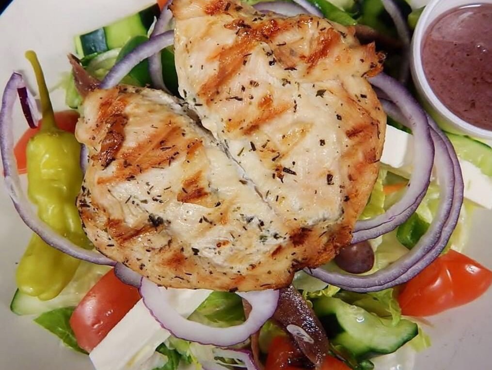 Order Greek Salad with Chicken food online from Hub's Restaurant store, Skokie on bringmethat.com