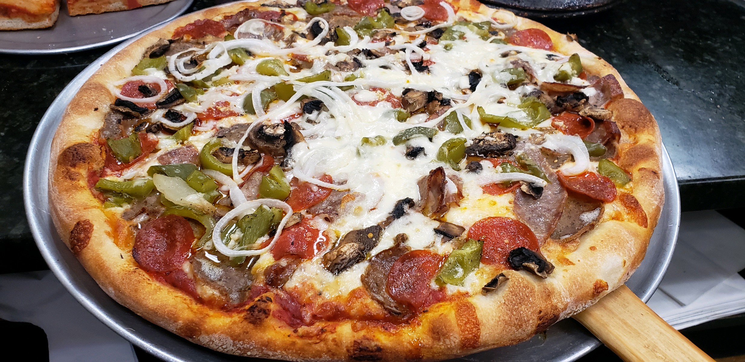 Order House Special Pizza food online from Mangia Pizza and Italian Restaurant store, North Babylon on bringmethat.com