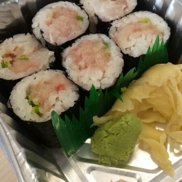 Order Yellowtail Combo food online from Abi sushi store, Astoria on bringmethat.com