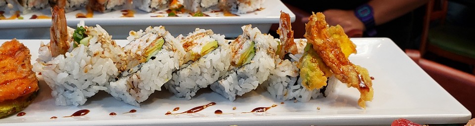 Order Shrimp Tempura Roll food online from Sumo Sushi store, Sherman Oaks on bringmethat.com
