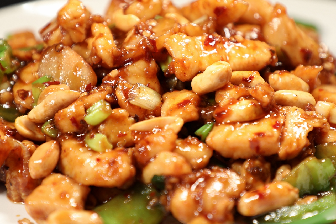 Order 36. Kung Pao Chicken food online from Chef Ming's Kitchen store, Beverly Hills on bringmethat.com