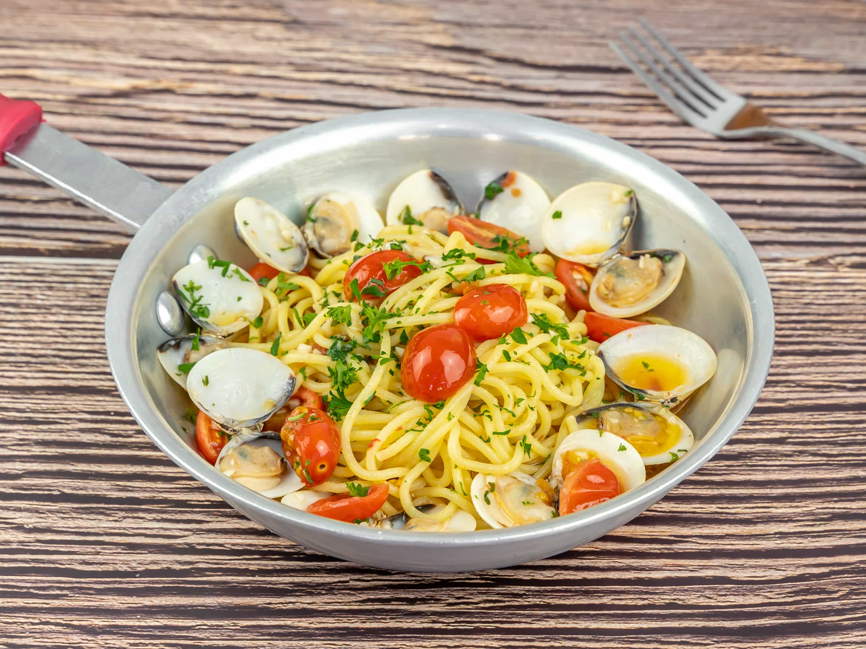 Order Spaghetti alle Vongole food online from Marcella's Lasagneria store, San Francisco on bringmethat.com