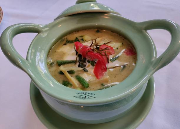 Order Green Curry food online from Bangkok Thai Express Restaurant store, San Rafael on bringmethat.com