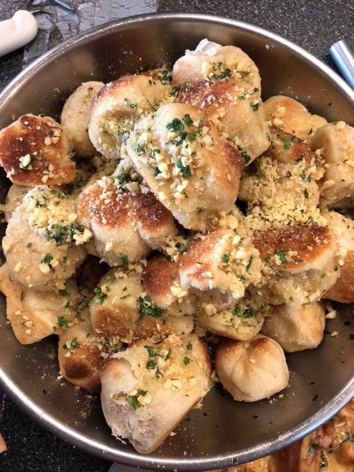 Order Garlic Knots - 3 Pieces food online from Cuco Pizza Plaza Restaurant store, Souderton on bringmethat.com