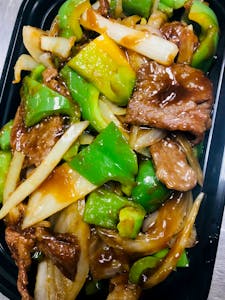 Order C20. Pepper Steak Dinner 青椒牛 food online from Golden China store, Lincoln on bringmethat.com