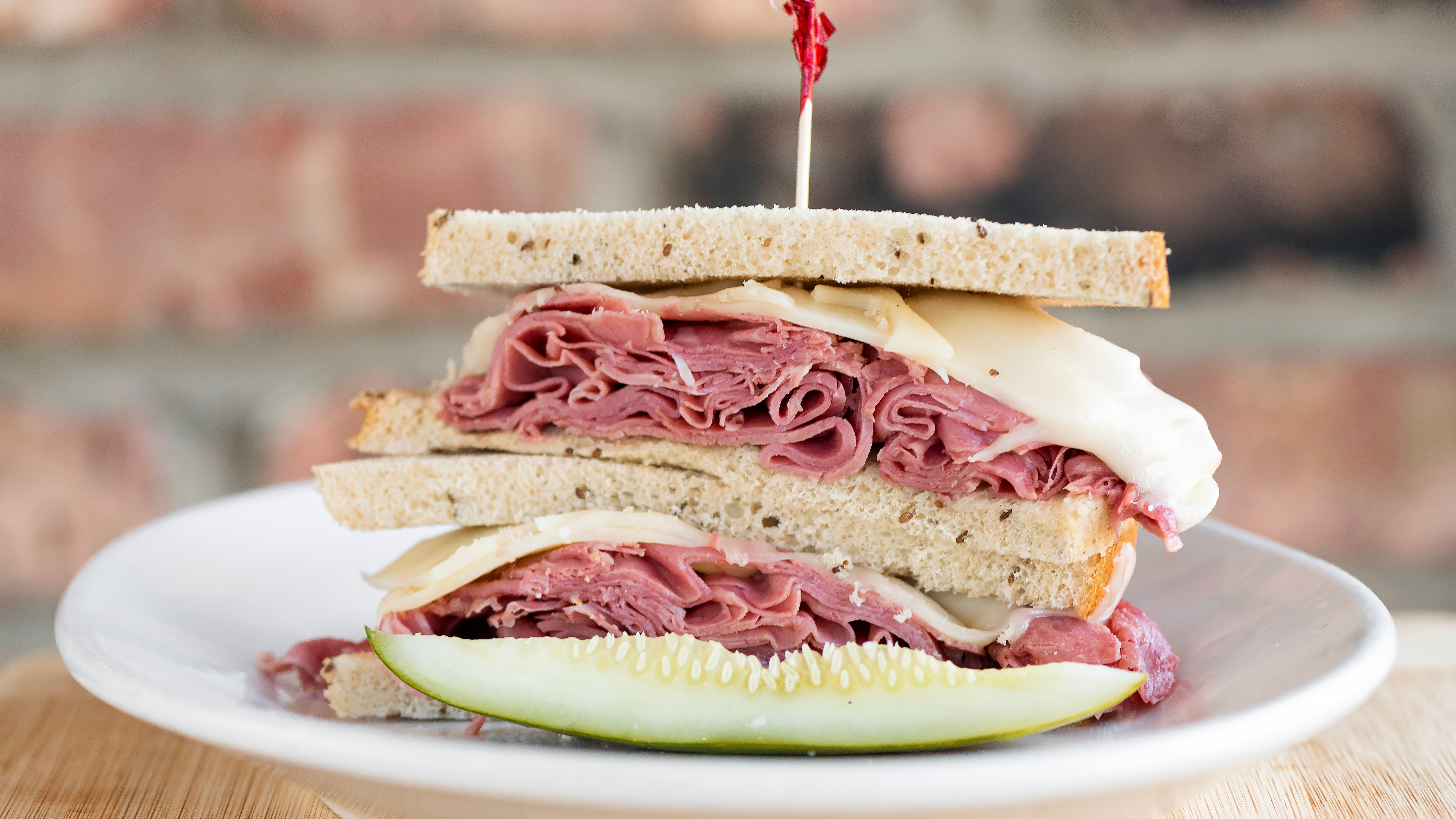Order Hot Corned Beef food online from Hub's store, Chicago on bringmethat.com