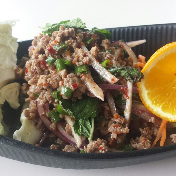 Order SA7. Larb Chicken Salad food online from Thai Bbq & Noodles store, Cypress on bringmethat.com