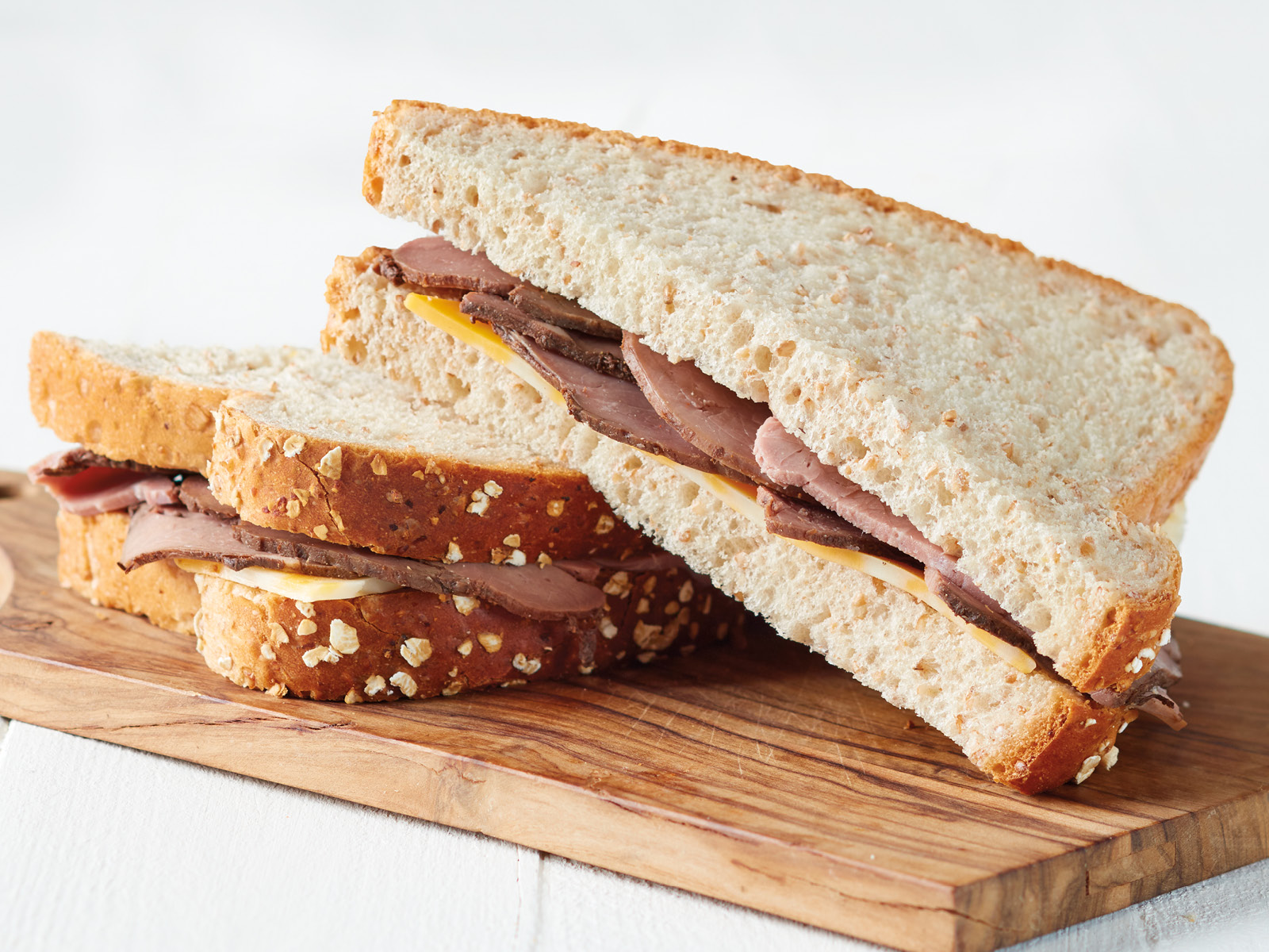 Order Harvester: Roast Beef & Colby Jack food online from Hy-Vee Mealtime store, Dubuque on bringmethat.com