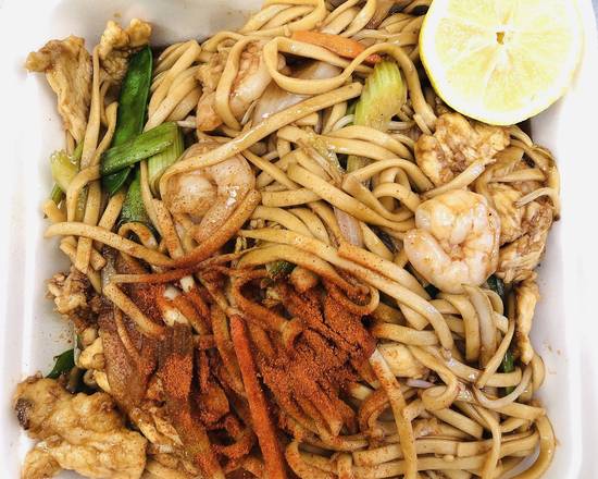 Order Thai Style Lo-Mein food online from Wok On Fire store, Austin on bringmethat.com