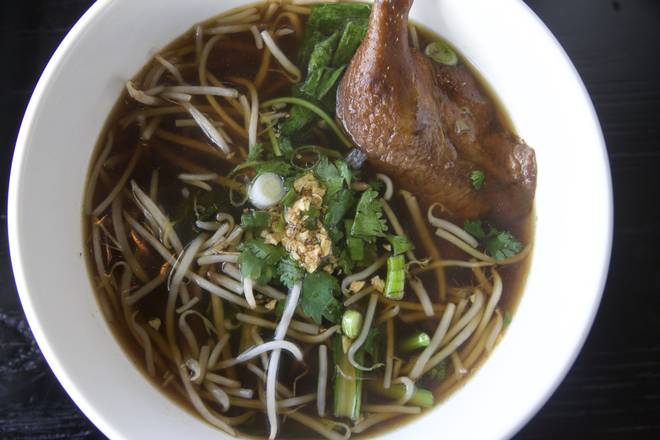Order B07. Stewed Duck Leg Noodle Soup food online from New Thai Elephant store, San Mateo on bringmethat.com