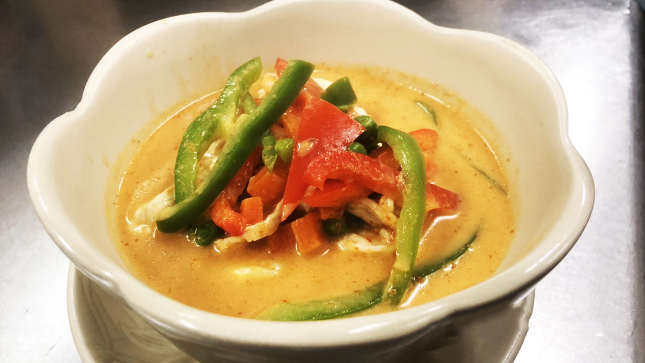 Order 34. Panang Curry food online from Luck Thai Pj Cuisine store, Los Angeles on bringmethat.com