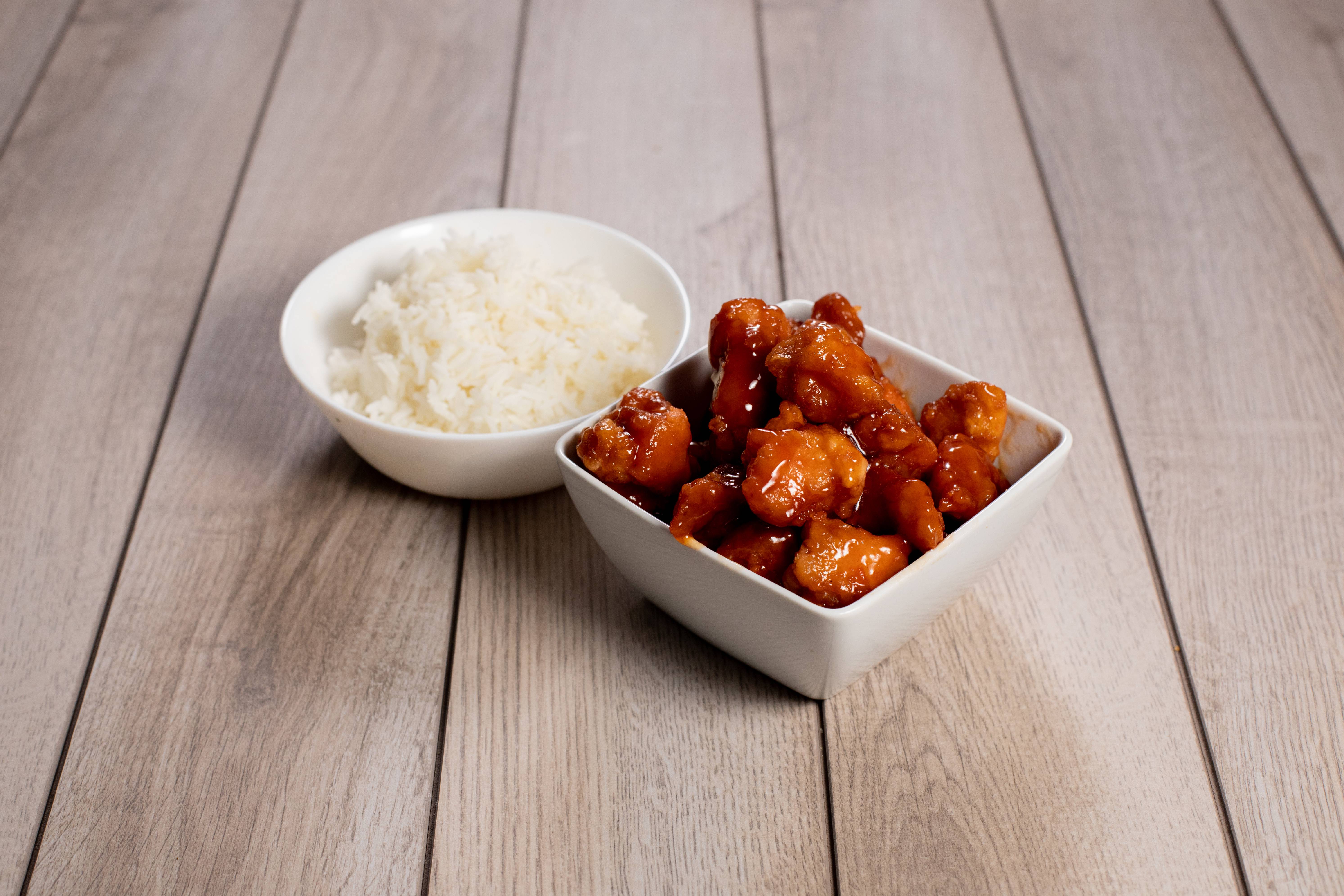 Order 1. General Tso's Chicken Special food online from Mia China store, Houston on bringmethat.com