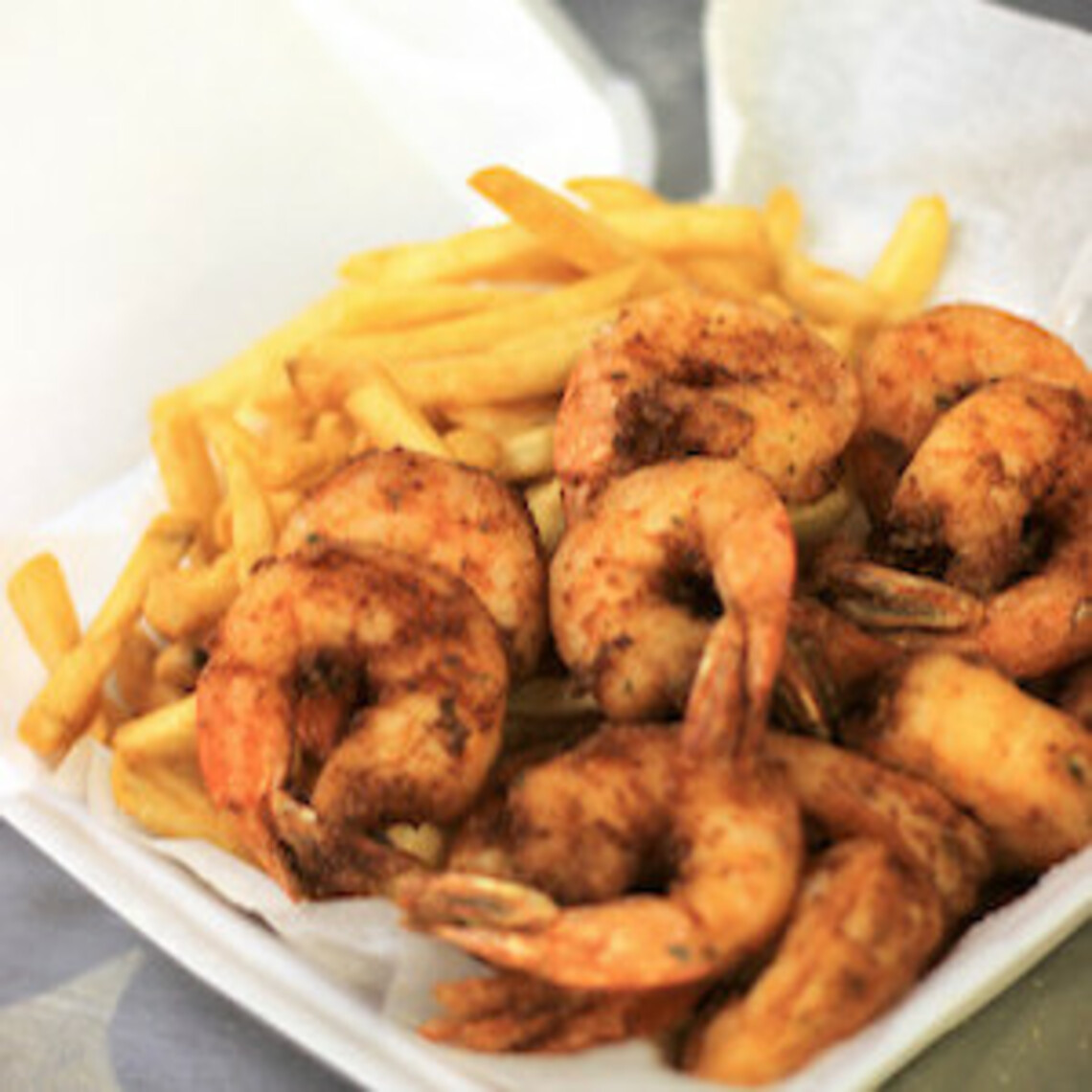Order LG JUMBO SHRIMP DINNER. food online from Hook Fish & Chicken store, Baton Rouge on bringmethat.com