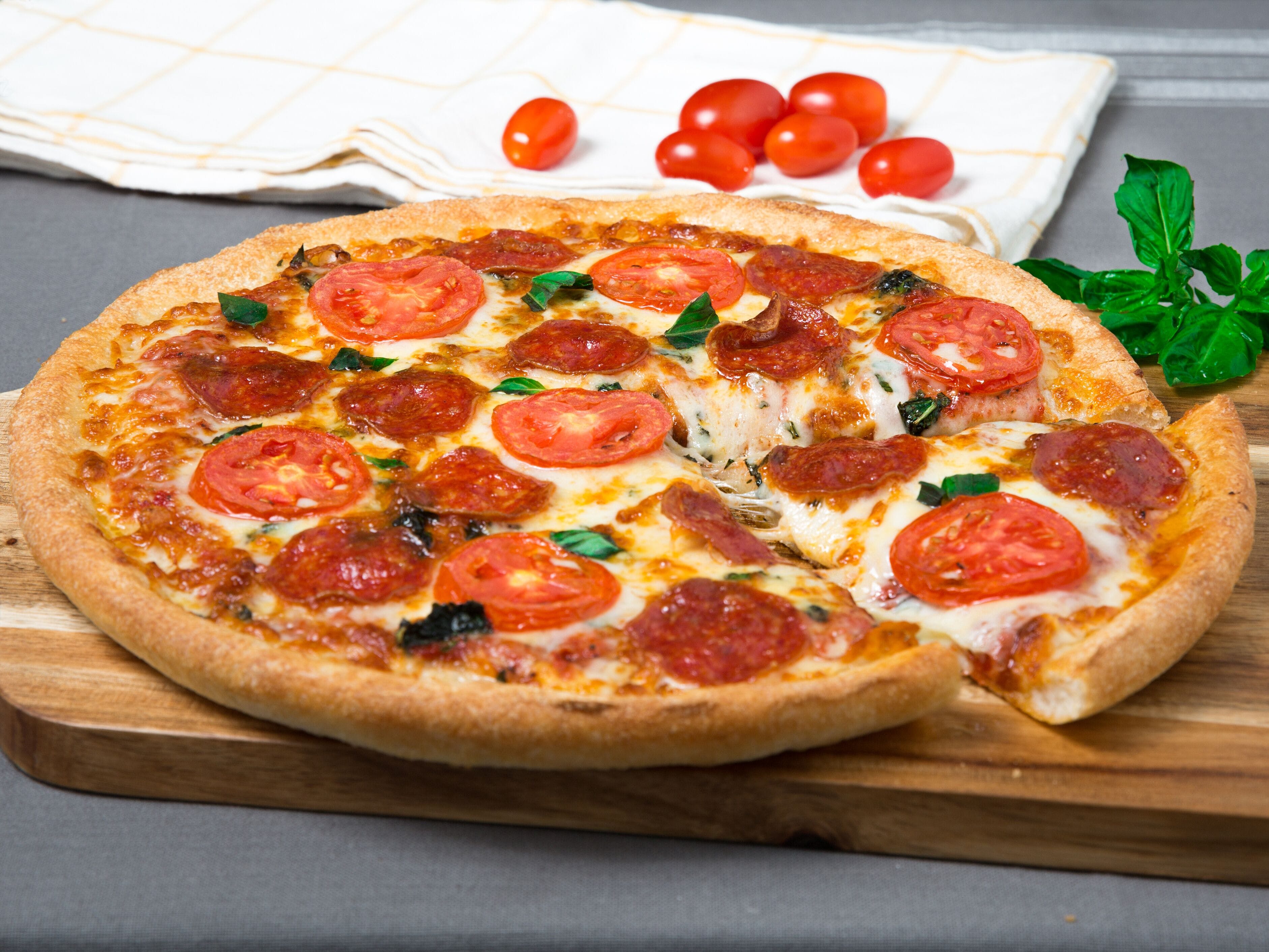 Order Margarita Pizza - Personal 8" food online from Sarpino S Pizzeria Elmhurst store, Elmhurst on bringmethat.com