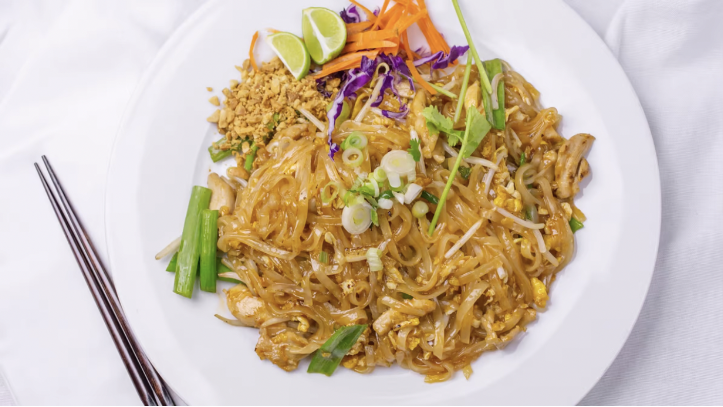 Order N1. Pad Thai Noodle food online from Royal Thai Restaurant store, Diamond Bar on bringmethat.com