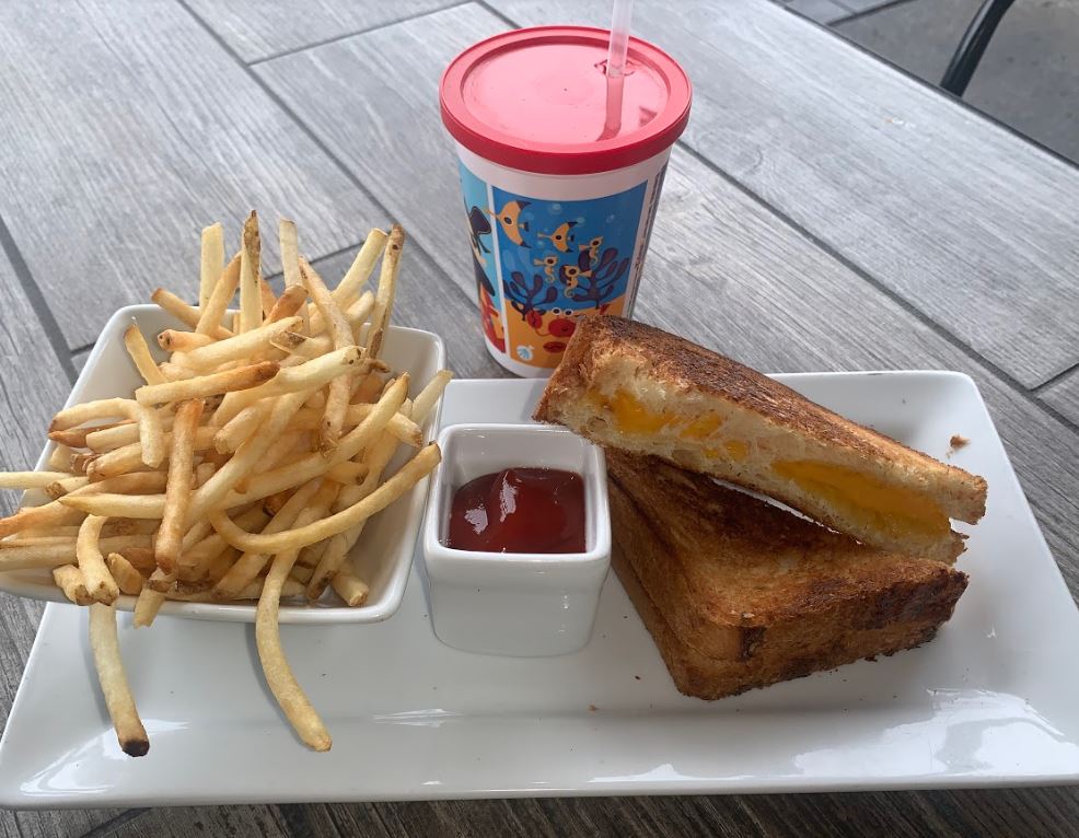 Order Kid's Grilled Cheese food online from Knotty Barrel store, San Diego on bringmethat.com