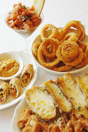 Order O'Rings food online from Fox's Restaurant And Pub store, Oak Lawn on bringmethat.com