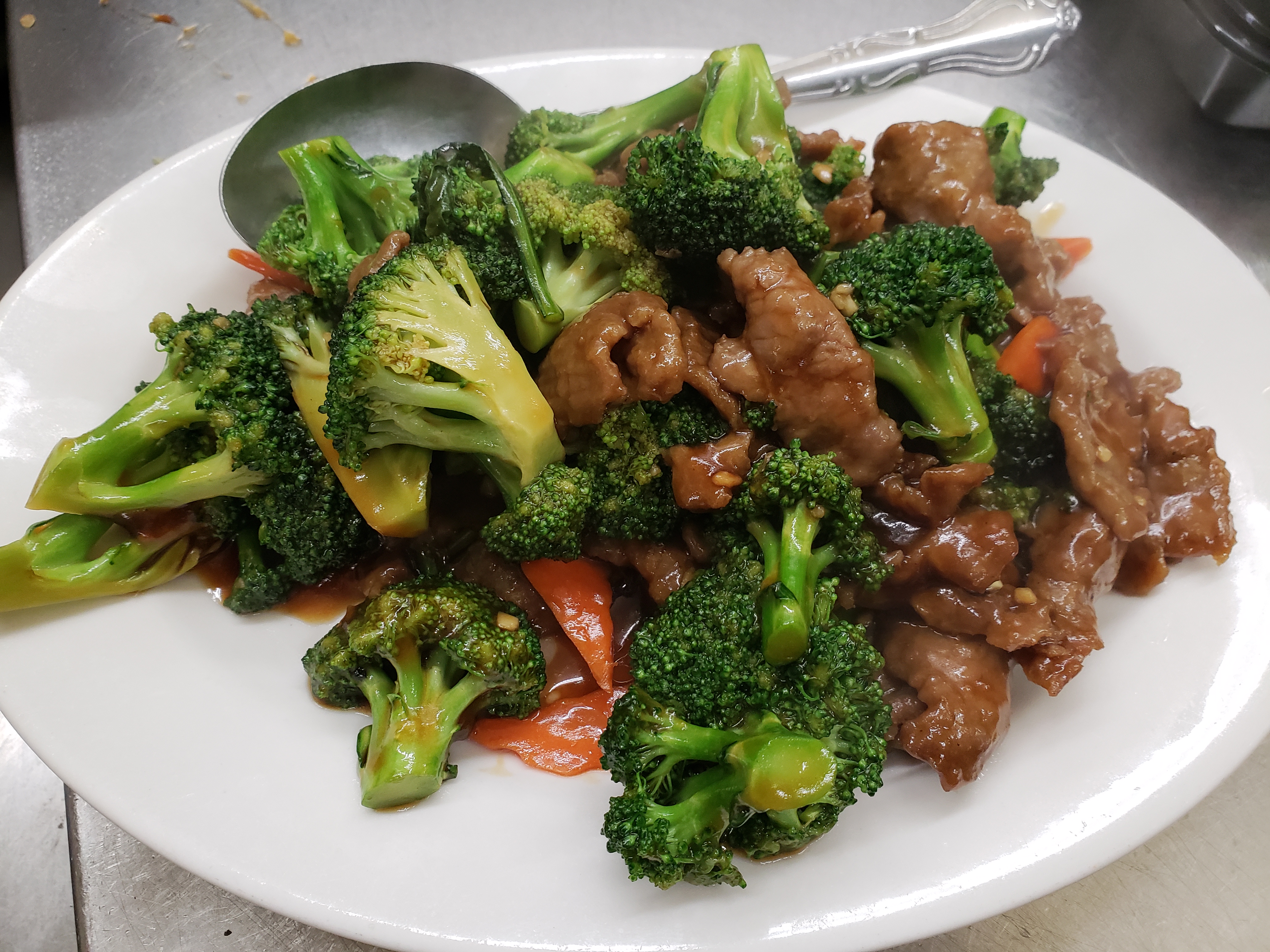Order 33. Beef Broccoli food online from Dragon King Restaurant store, Canoga Park on bringmethat.com
