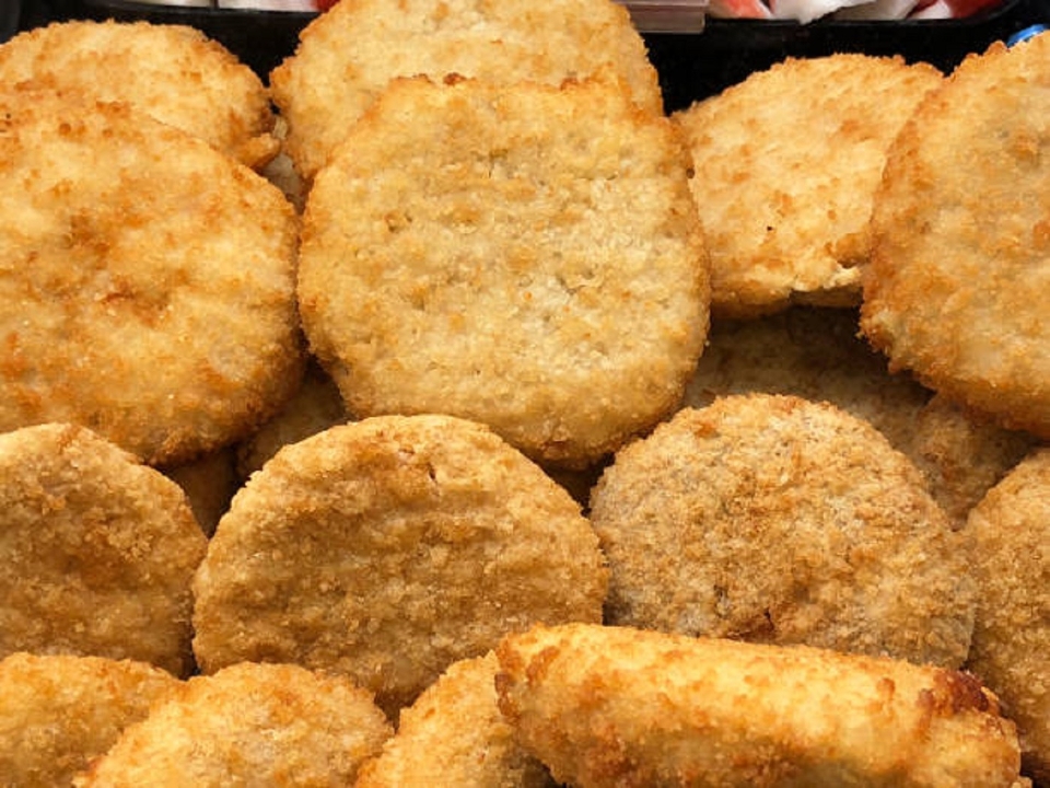 Order Imperial Crab Cake food online from Captain’s Curbside Seafood store, Trappe on bringmethat.com