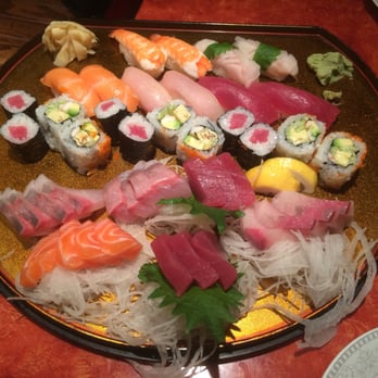Order Party Tray B food online from Sushi para japanese restaurant store, New York on bringmethat.com