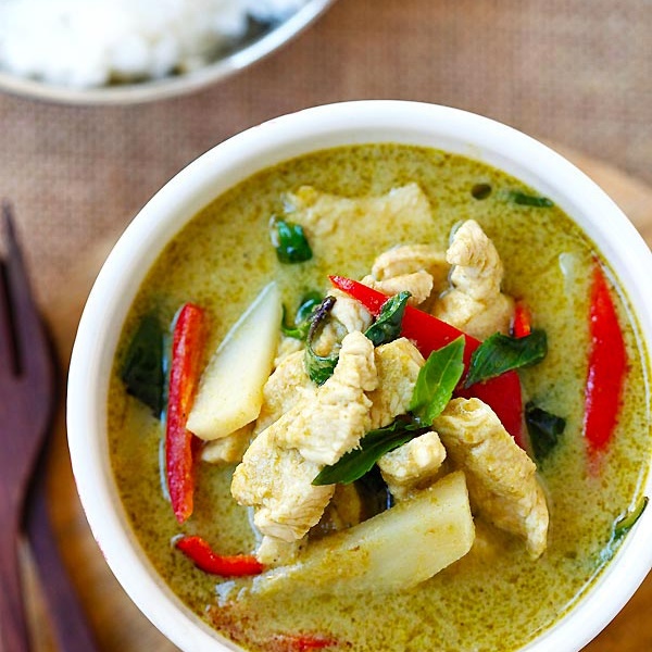 Order Green Curry food online from Rock wrap & roll store, Chicago on bringmethat.com