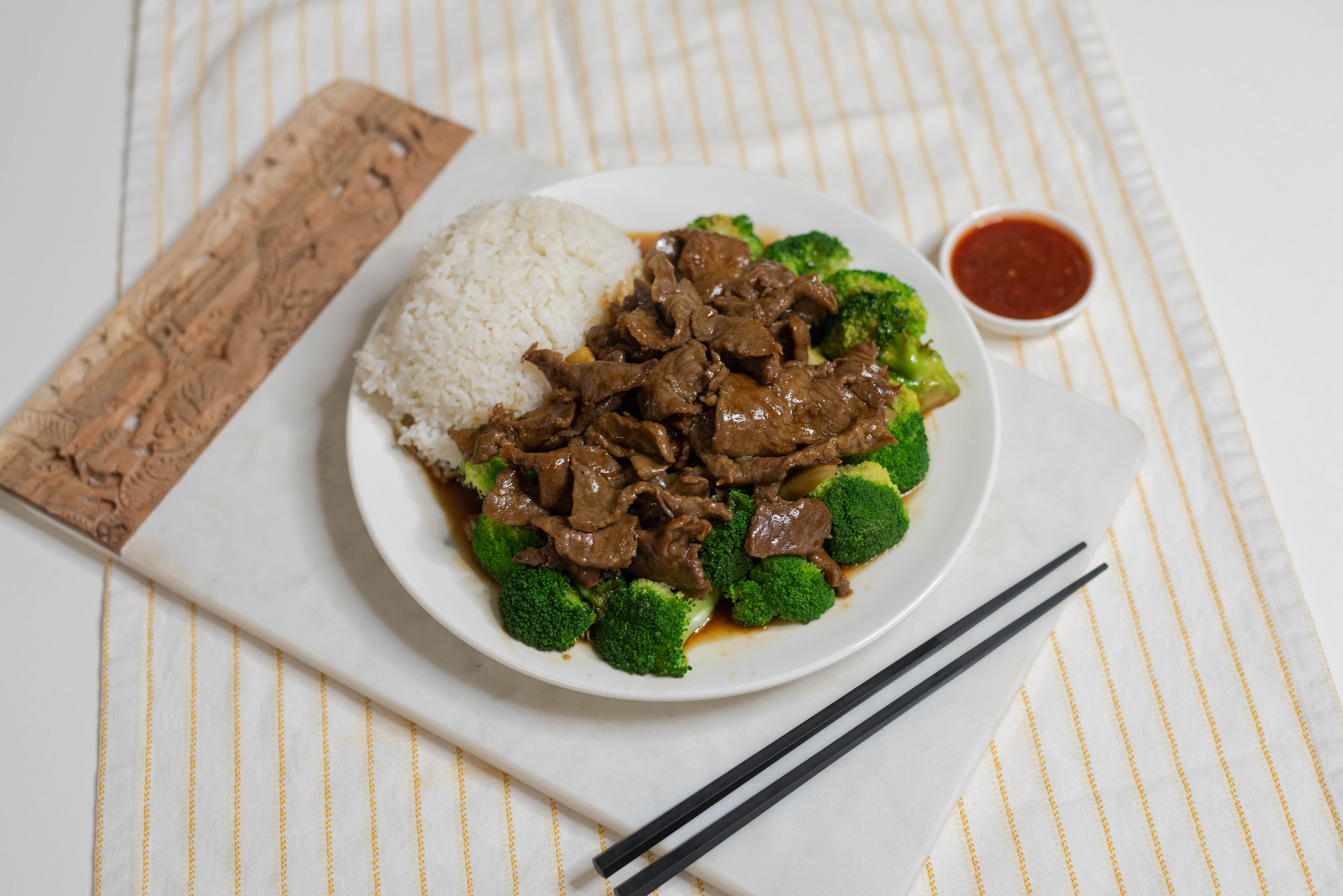 Order Broccoli Beef food online from Louie Chinese Cuisine store, Los Angeles on bringmethat.com