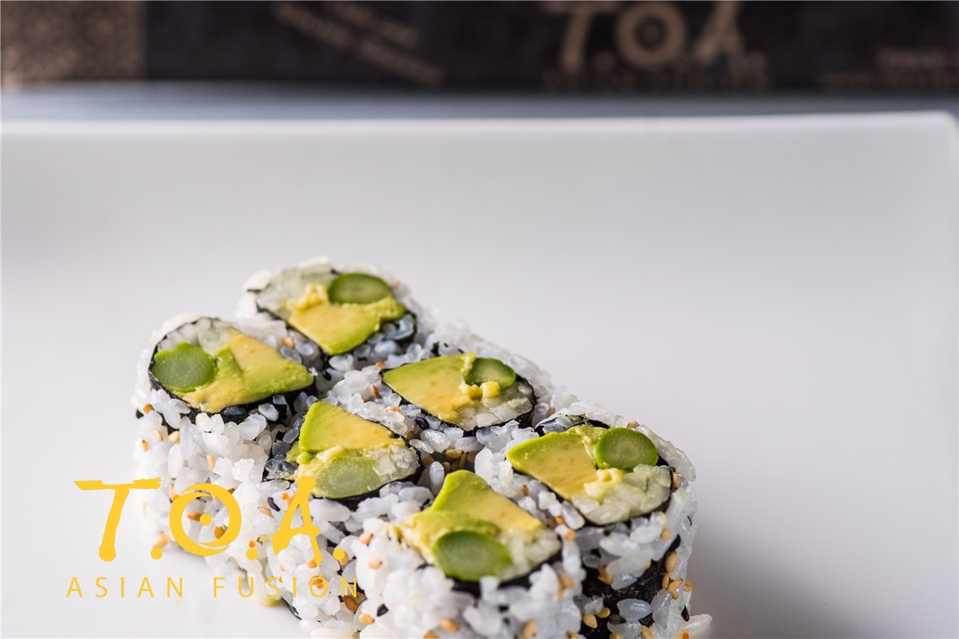 Order Vegetable Roll food online from Toa Asian Fusion store, Farmingdale on bringmethat.com