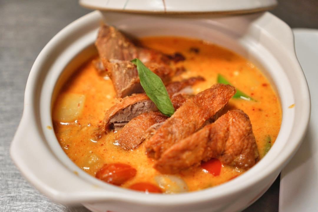 Order 9. Savory Duck Curry food online from Hug Thai Restaurant store, Pittsburgh on bringmethat.com
