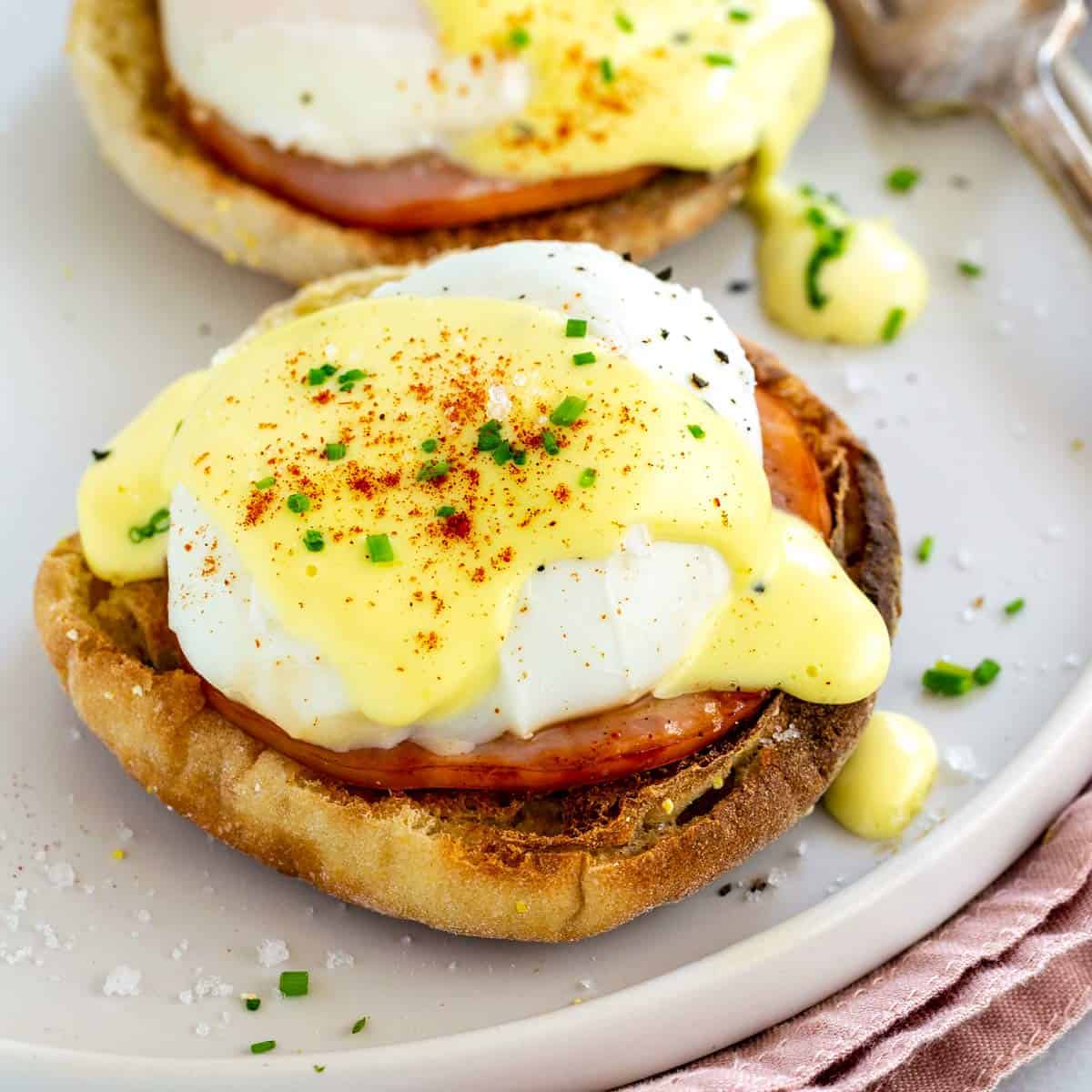 Order Classic Eggs Benedict food online from Jackson Hole store, Englewood on bringmethat.com